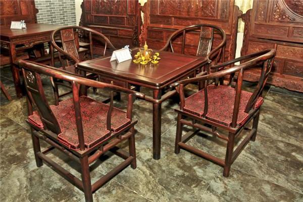 制造,销售和服务于一体的大型红木家具企业,生产经营大红酸枝,缅甸